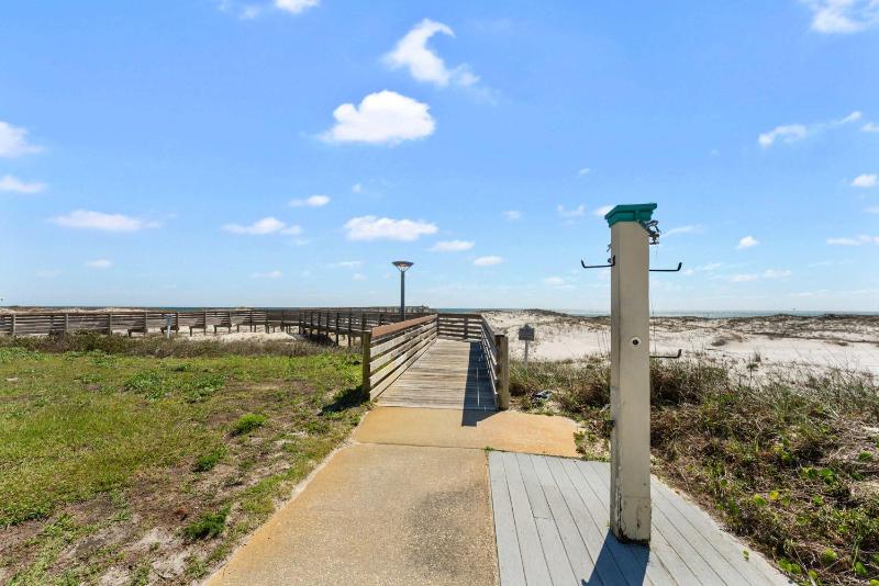Gulf View Condo Pools Hot Tubs Boardwalk to Beach - image 37