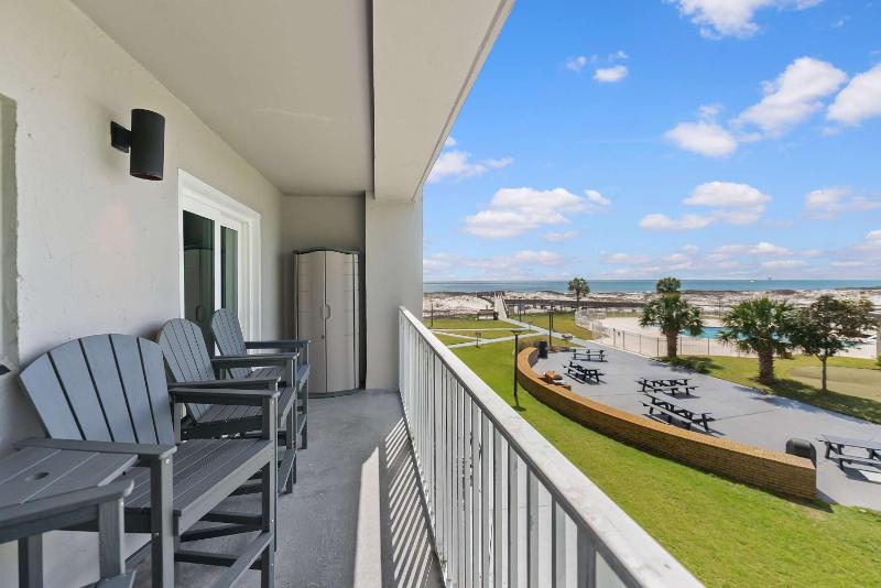 Gulf View Condo Pools Hot Tubs Boardwalk to Beach - image 7