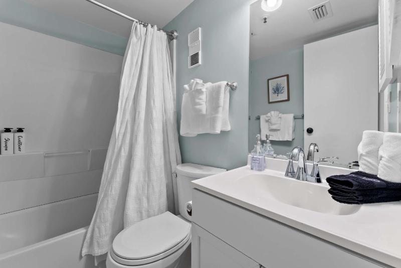 Gulf View Condo Pools Hot Tubs Boardwalk to Beach - image 12