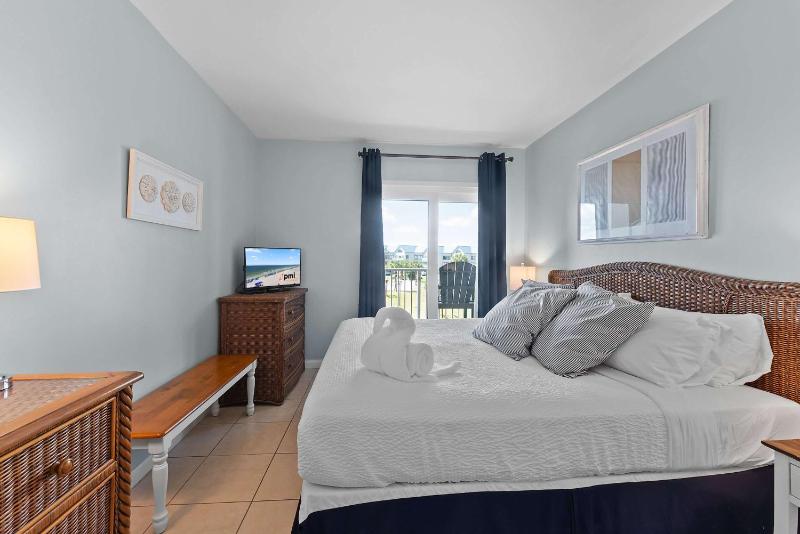 Gulf View Condo Pools Hot Tubs Boardwalk to Beach - image 26