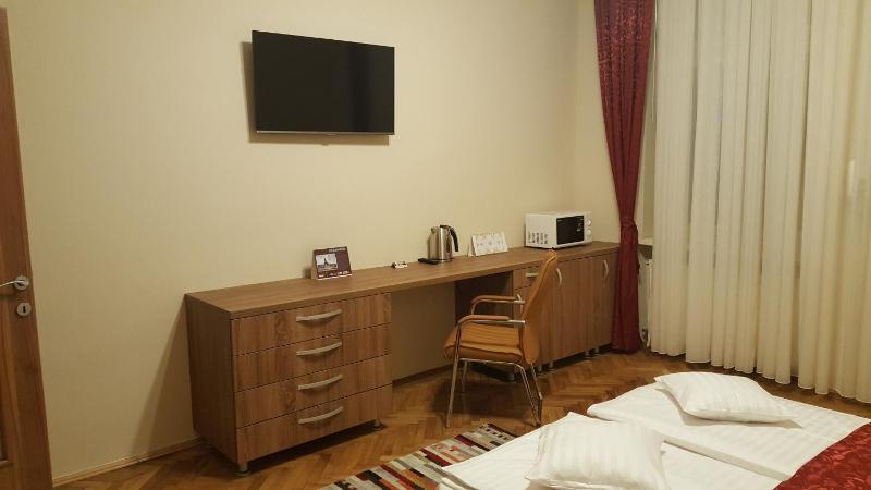 Deluxe Suite image 4