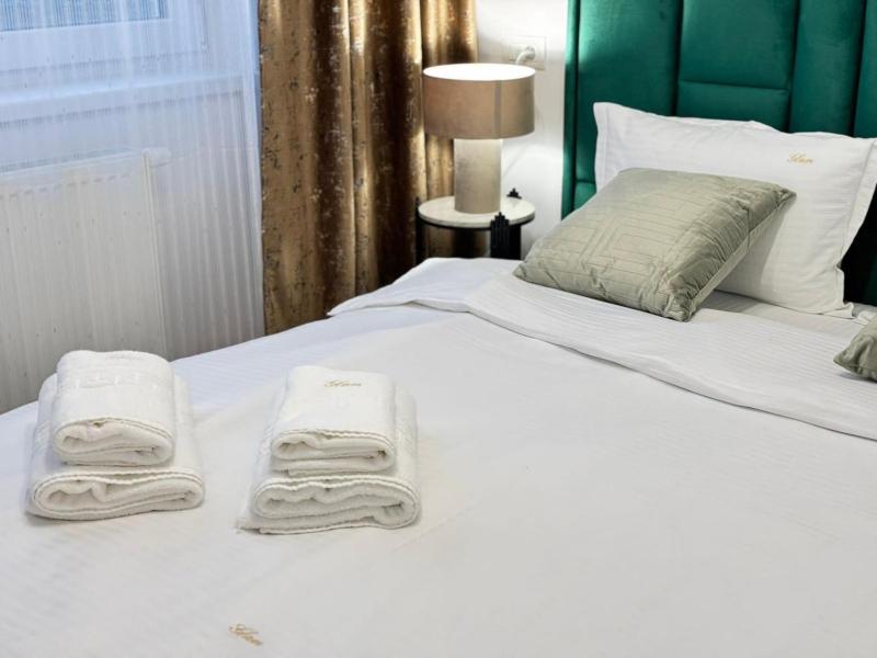 Luxury Apartments near Coresi Mall by GLAM - Parking Option - image 16
