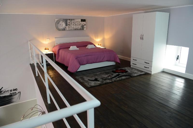 B&B La Torretta Chiaia - image 2