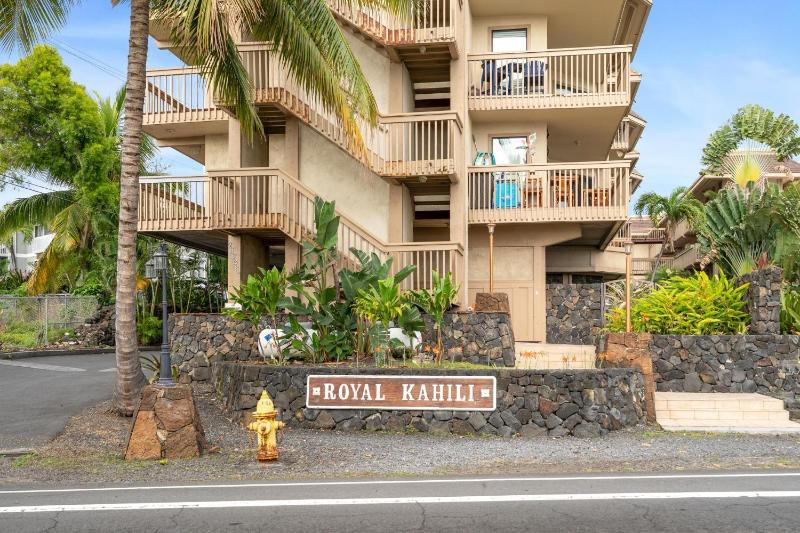 Royal Kahili B204 AC Across From Lyman’s/Banyans - image 4