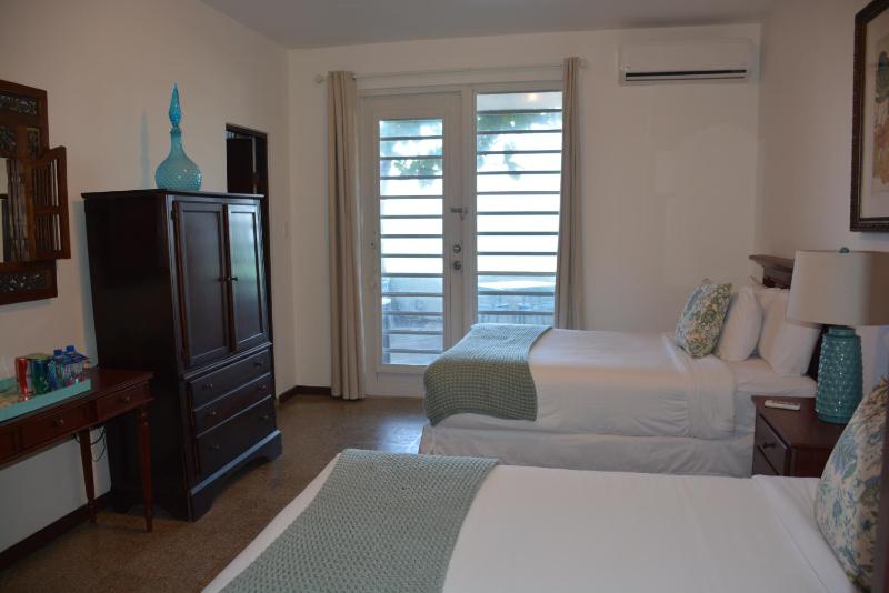 Double Room with Ocean View image 2