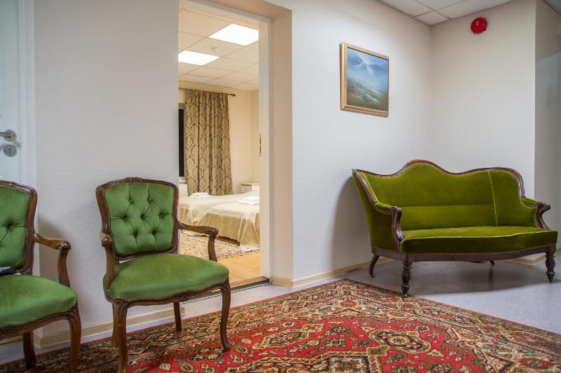 Twin Room with Sofa and Private Bathroom image 1