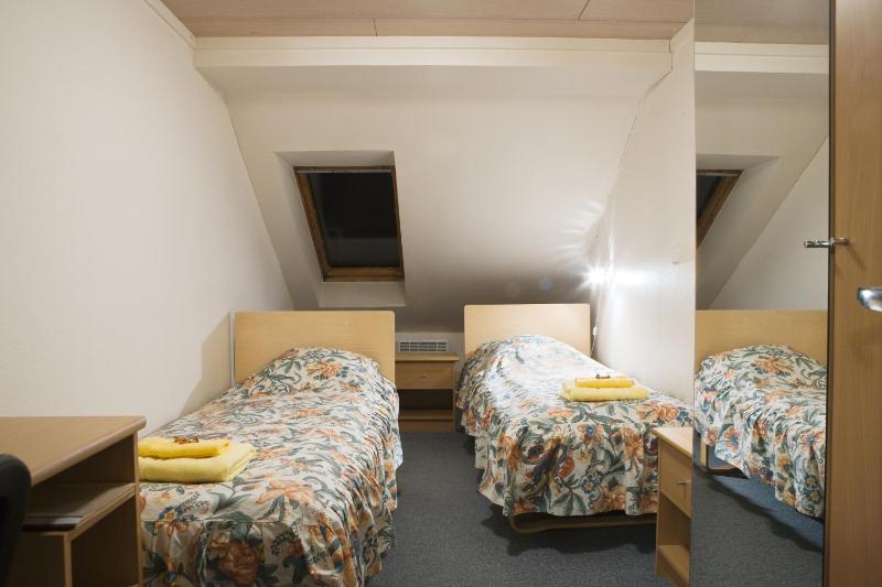 Twin Room with Shared Bathroom image 1