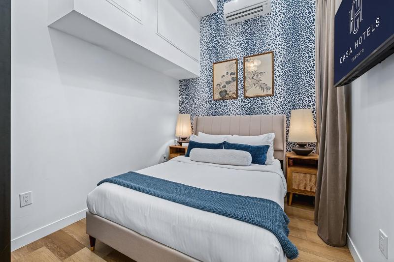 The McCaul by Casa Hotels Downtown Suite Near AGO - image 7