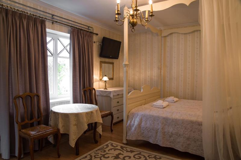 Two-Bedroom House image 4