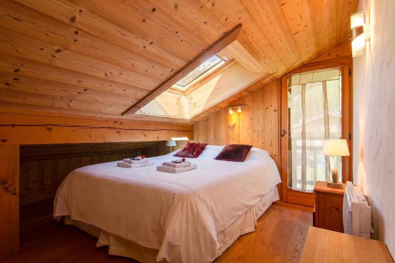 Chalets Bonheur 6BR Sauna Sleeps 10 - Happy Rentals - image 36