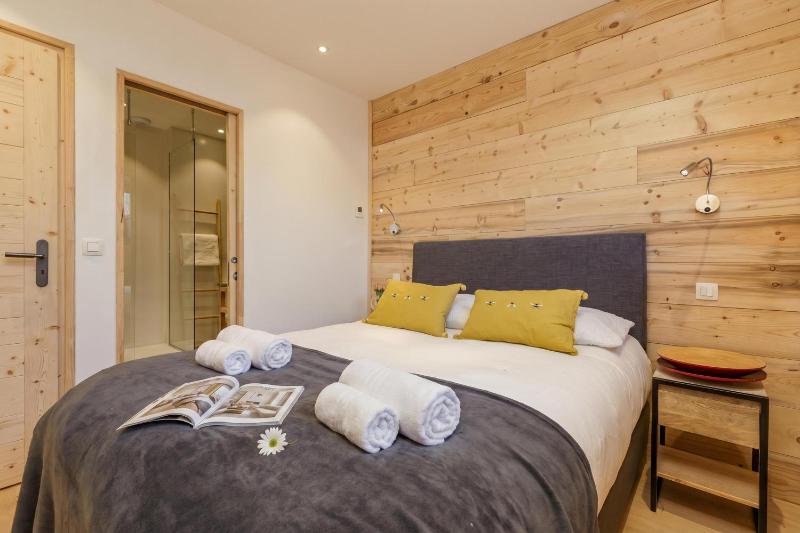 Chalets Bonheur 6BR Sauna Sleeps 10 - Happy Rentals - image 40