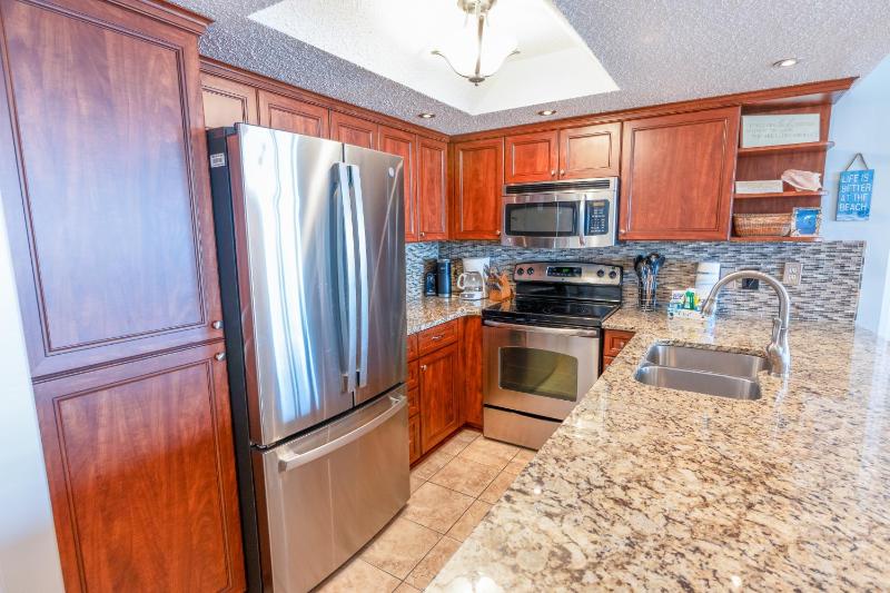 705 S Hampton Comfortable Oceanview Retreat with Private Balcony - image 4