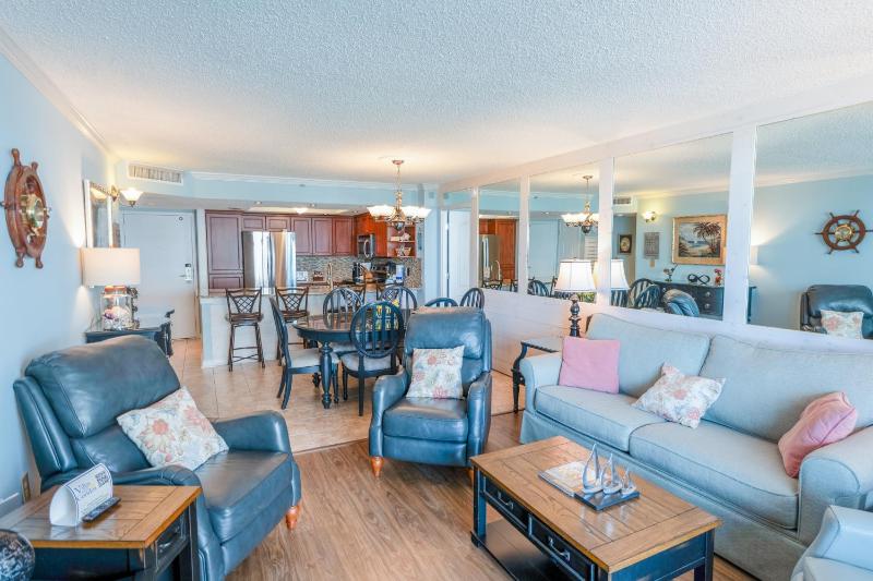 705 S Hampton Comfortable Oceanview Retreat with Private Balcony - image 1