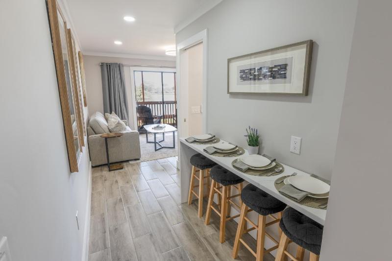 112 Arrowhead – Unique Lakefront 2BR at Kingston condo - image 11