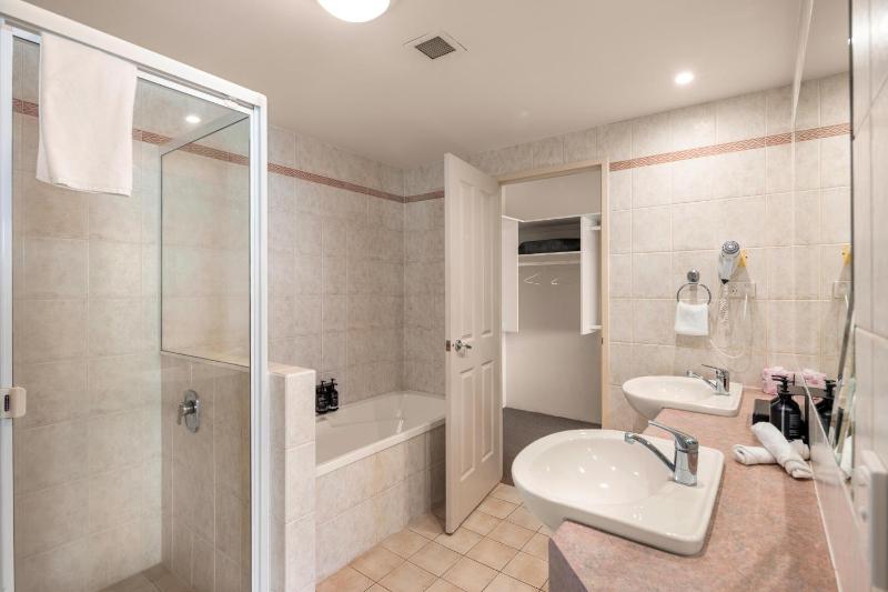 Sun City - Private Apartments Hosted by Coastal Letting Co - image 13