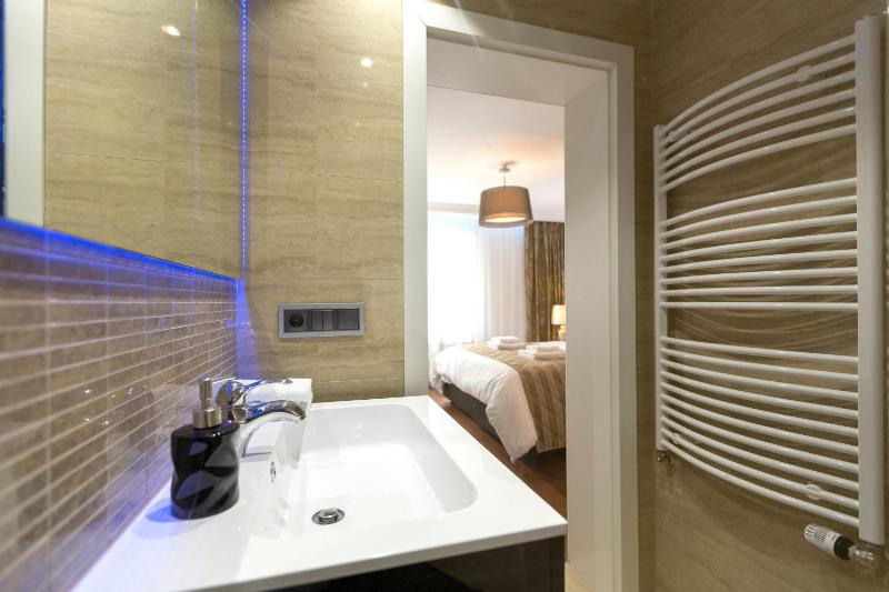Superior Apartment image 2