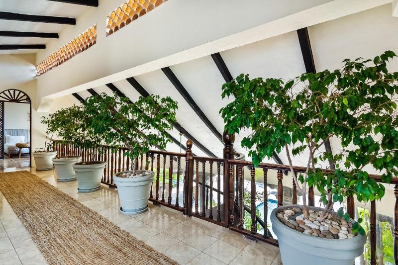 Spectacular hillside villa with pool incredible views - image 6