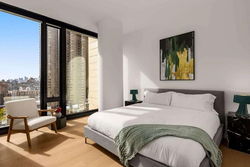 Embassy I 21st floor 2BR with Doorman Gym Pool - image 13