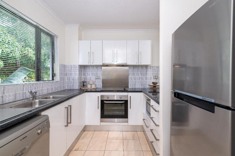 Tropical Reef Apartments - image 20