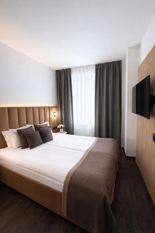 Bayer's City Hotel - image 11