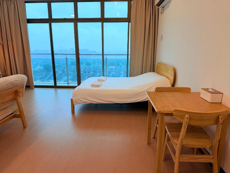 026 NO DEPO Palazio Apartment Muji House Mount Austin Wifi Netflix - image 8