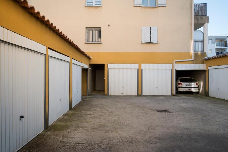 One-Bedroom Apartment image 3