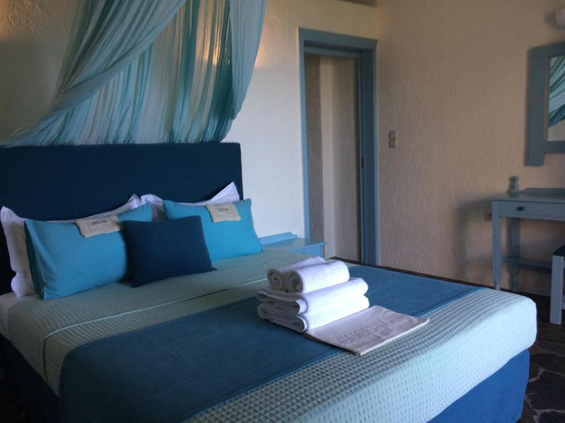Suite with Sea View (2 Adults) image 3
