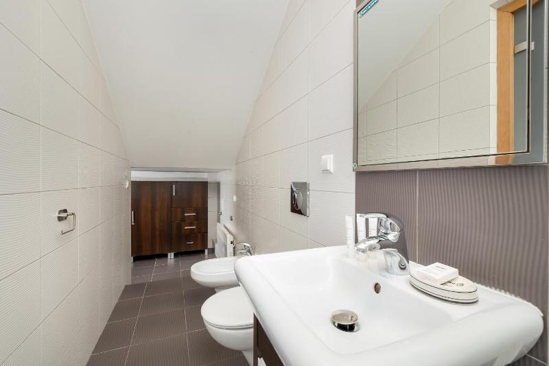 Functional Studio with Parking by Noclegi Renters - image 14