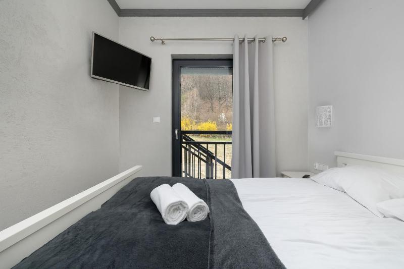 Sunny Apartment with Parking Jacuzzi Sauna & Balcony with Mountain View by Noclegi Renters - image 20