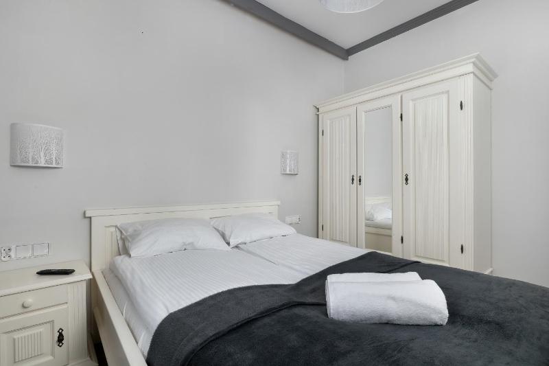 Sunny Apartment with Parking Jacuzzi Sauna & Balcony with Mountain View by Noclegi Renters - image 18