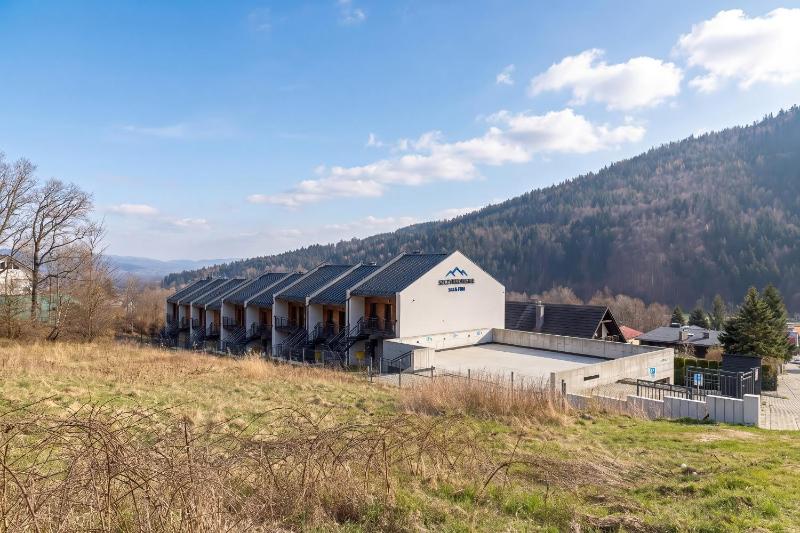 Sunny Apartment with Parking Jacuzzi Sauna & Balcony with Mountain View by Noclegi Renters - image 12