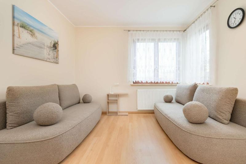 Cozy Apartment Jelitkowski Dwor in Gdansk with Parking by Noclegi Renters - image 1