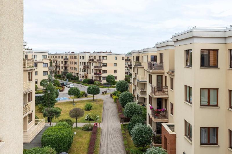 Cozy Apartment Jelitkowski Dwor in Gdansk with Parking by Noclegi Renters - image 8