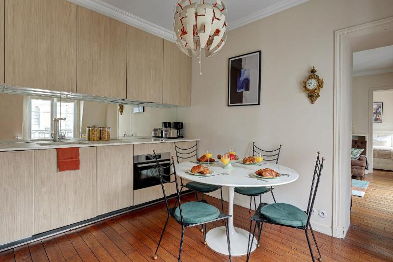 Saint Germain des Prés - 1BR - Paris Vacation Rentals - image 12