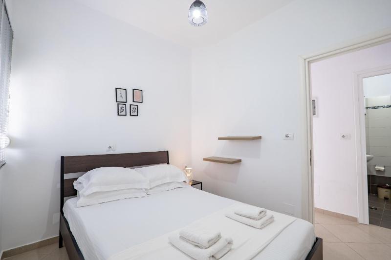 Gregory's Apartments - image 10