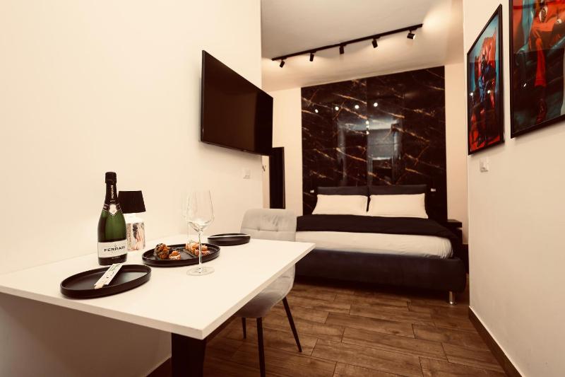 Elene Suites Luxury Boutique - image 16