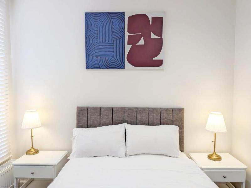 Nelson House - Gunwharf Quays - image 7