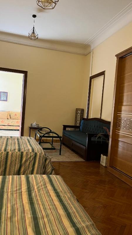 Cozy central Private Room with double bed shared bathroom Downtown Cairo - image 3