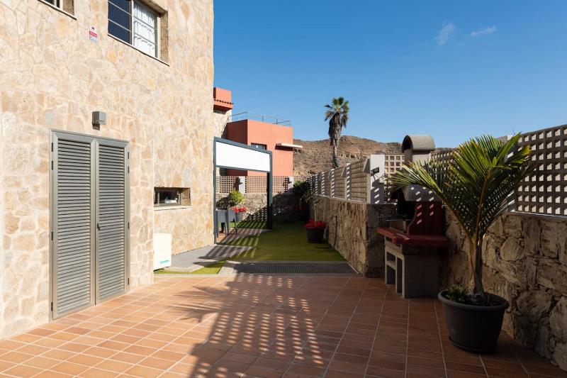 Villa del Sur - Luxury with heated pool and BBQ - image 27