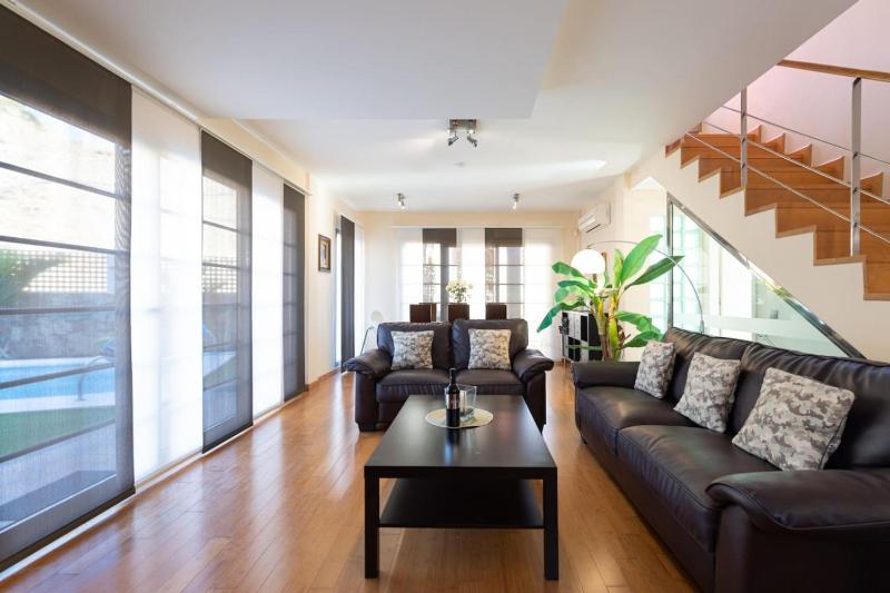 Villa del Sur - Luxury with heated pool and BBQ - image 32