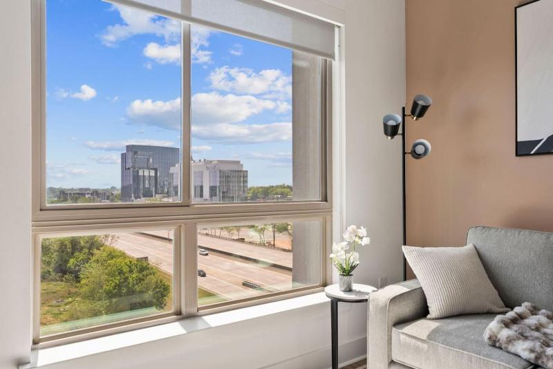 Skyline Suite - Free Parking Pool City Views - image 34