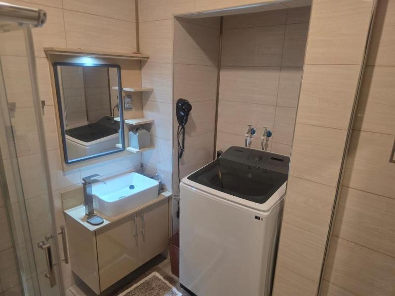 Aquarius Apartments - image 2