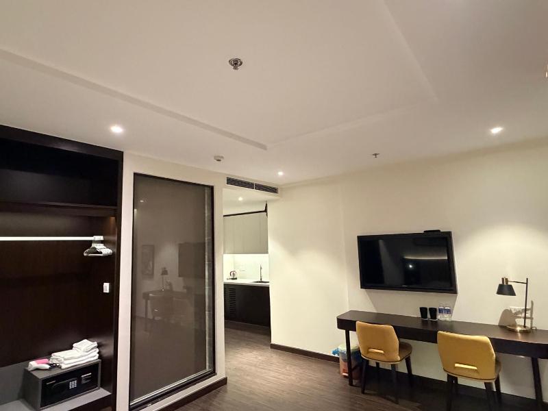 Cozy Studio Sapphire Ha Long - City View Balcony - image 9