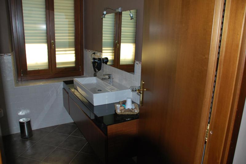 One-Bedroom Apartment (3 Adults) image 4