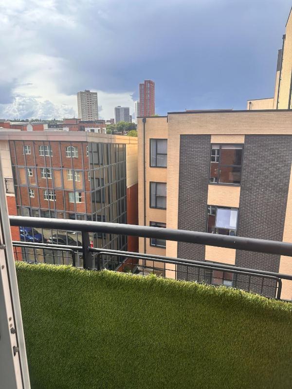 One Bedoom Flat in Birmingham City Centre with Free Underground Parking - image 11
