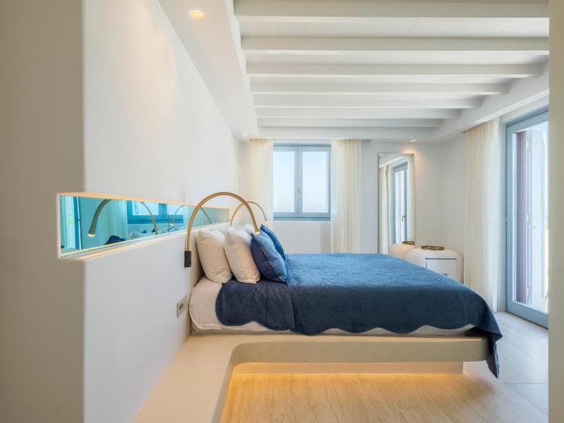 Villa Kiya - Beachfront Villa with Mykonos Town and Sunset Views - image 4
