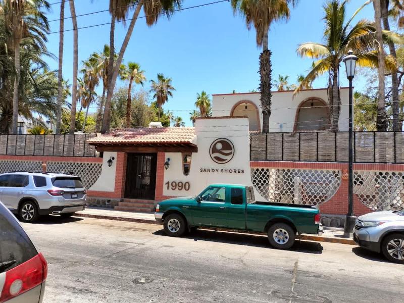 SS 2A Cabaña rustica frente al malecon de La Paz - image 8