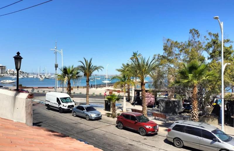 SS 2A Cabaña rustica frente al malecon de La Paz - image 7