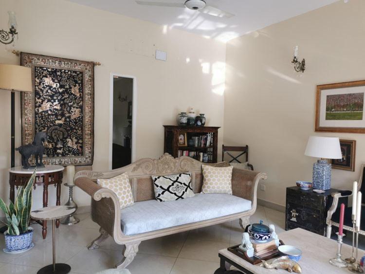 Aizaz Villa - image 1