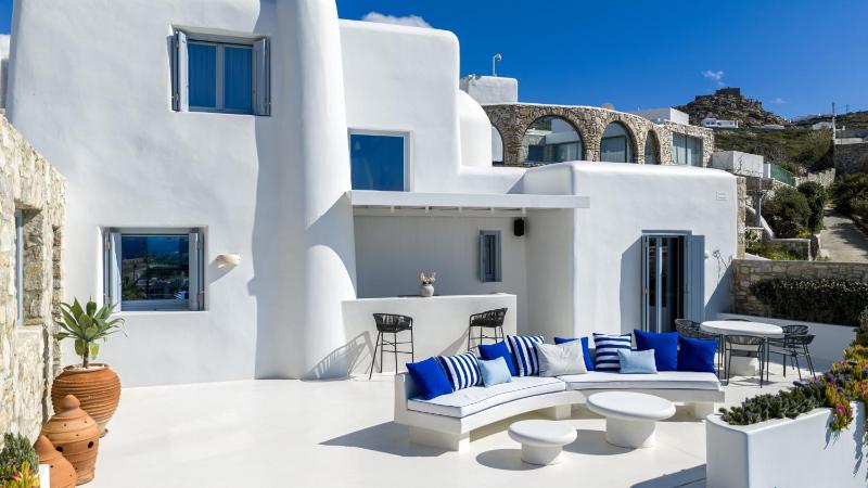 Villa Kiya - Beachfront Villa with Mykonos Town and Sunset Views - image 13